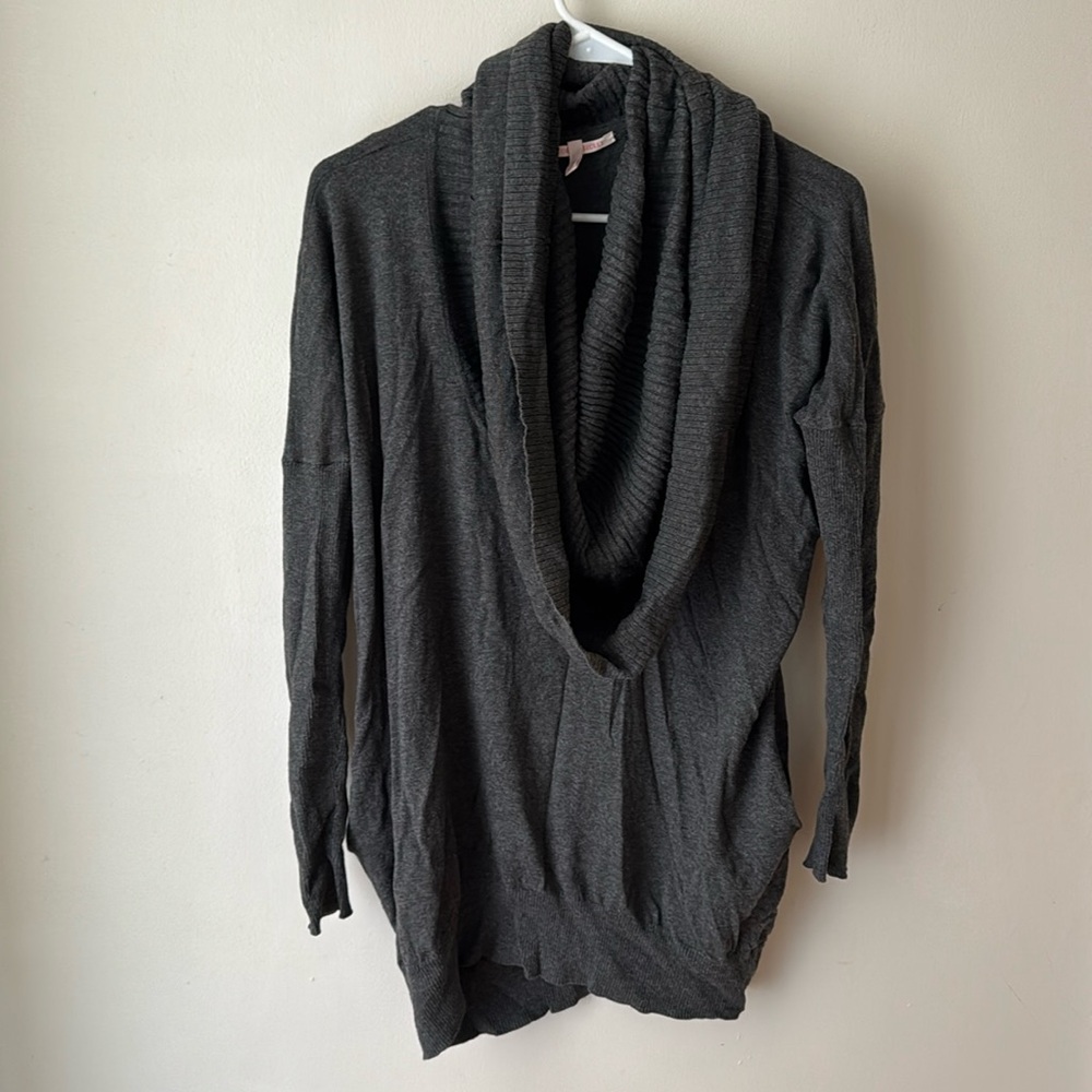 Victoria’s Secret cashmere sweater WITH pockets